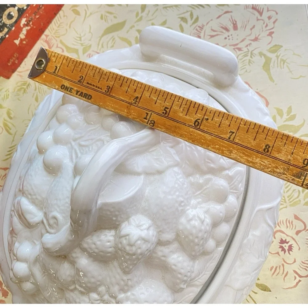 VTG Gibson Soup Tureen Lid Ladle Embossed Fruit Soup Vegetable Bowl Leaf EUC 90s